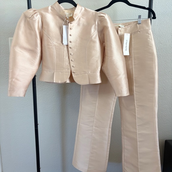 Destree Pants - Elegant Cream Women's Pants & Jumpsuit Set